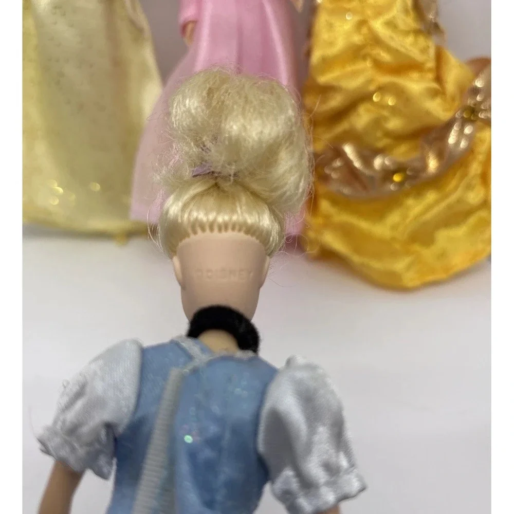 4 Disneyland California Disney Princesses Snow White Cinderella Belle‎ Aurora 6
